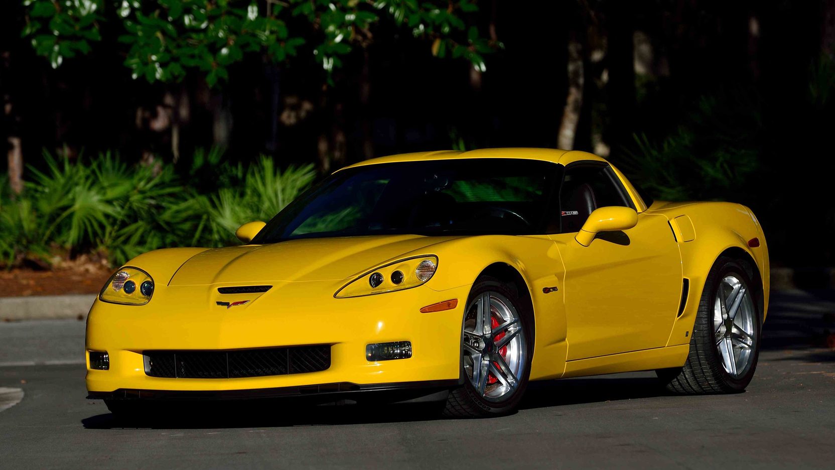 Click to Enlarge-Esc to Close Corvette Generations/C6/C6 2007 Yellow Z06 - 2.jpg